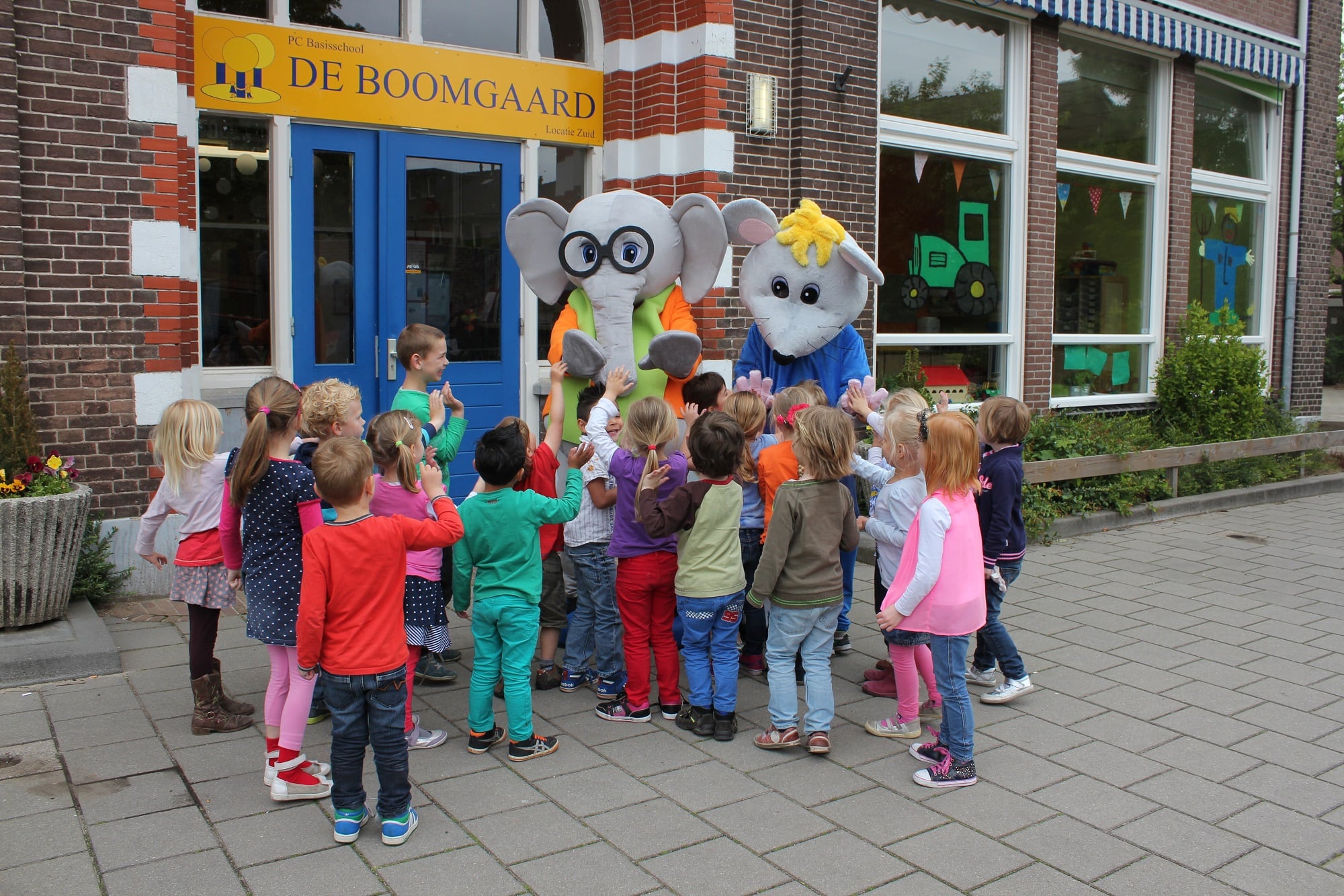 Foto Max en Bob voor de klas